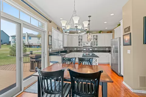 1304 Hunters Rdg E, Hoffman Estates, IL 60192 photo 9