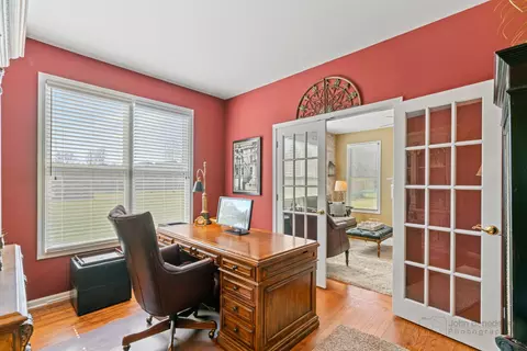 1304 Hunters Rdg E, Hoffman Estates, IL 60192 photo 14