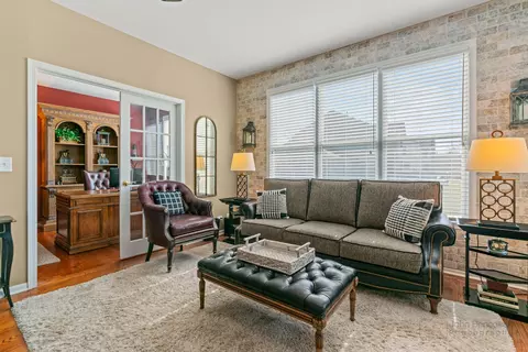 1304 Hunters Rdg E, Hoffman Estates, IL 60192 photo 12