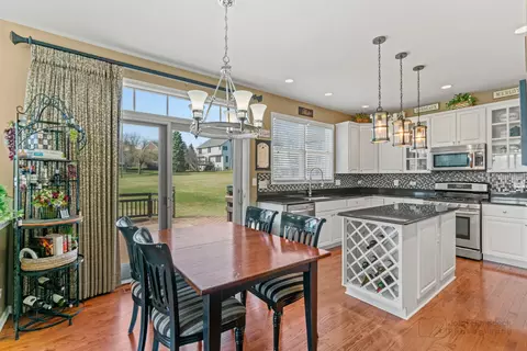 1304 Hunters Rdg E, Hoffman Estates, IL 60192 photo 8