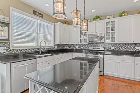 1304 Hunters Rdg E, Hoffman Estates, IL 60192 photo 6