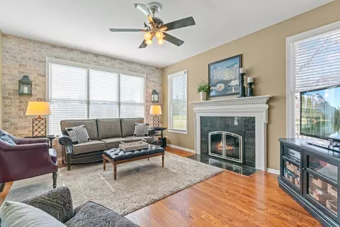 1304 Hunters Rdg E, Hoffman Estates, IL 60192 photo 10