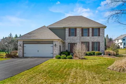 1304 Hunters Rdg E, Hoffman Estates, IL 60192
