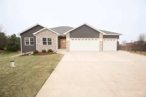 681 Partridge Pl, Dixon, IL 61021