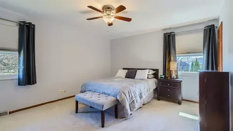 Bedroom - 4105 Mason Dr, Hoffman Estates, IL 60192 photo 1 of 8