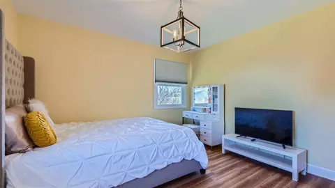 Bedroom - 4105 Mason Dr, Hoffman Estates, IL 60192 photo 6 of 8
