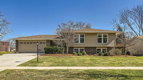 4105 Mason Dr, Hoffman Estates, IL 60192