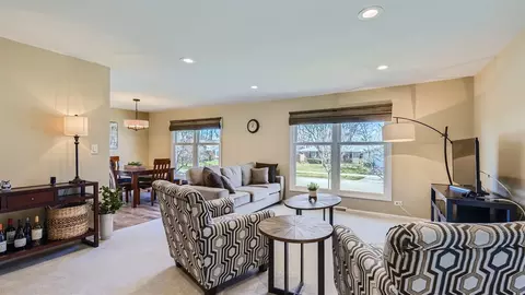 Living - 4105 Mason Dr, Hoffman Estates, IL 60192 photo 1 of 7