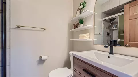 Bath - 4105 Mason Dr, Hoffman Estates, IL 60192 photo 1 of 4