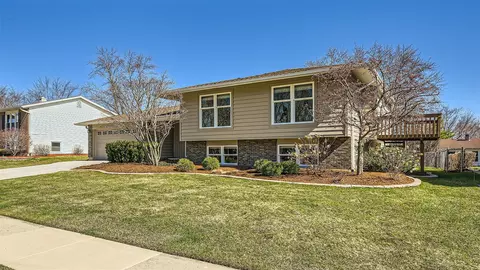 Exterior - 4105 Mason Dr, Hoffman Estates, IL 60192 photo 8 of 9