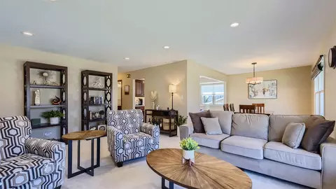 Living - 4105 Mason Dr, Hoffman Estates, IL 60192 photo 4 of 7