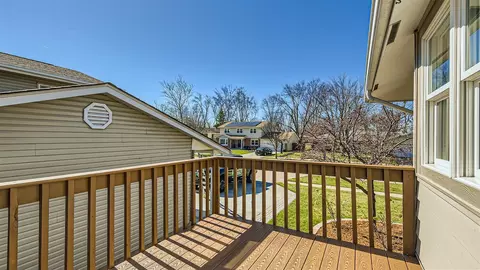 Exterior - 4105 Mason Dr, Hoffman Estates, IL 60192 photo 3 of 9