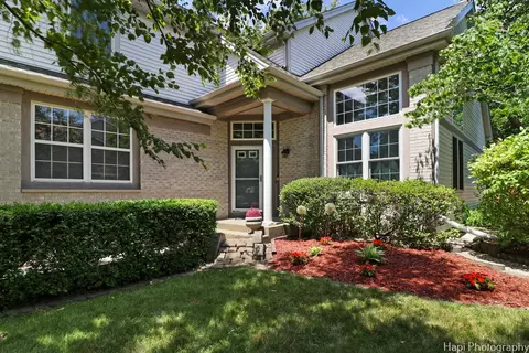 659 Seybrooke Ln, Crystal Lake, IL 60012