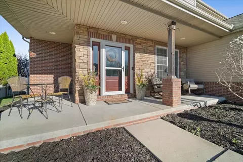 Exterior - 1706 Pfitzer Rd, Normal, IL 61761 photo 2 of 4