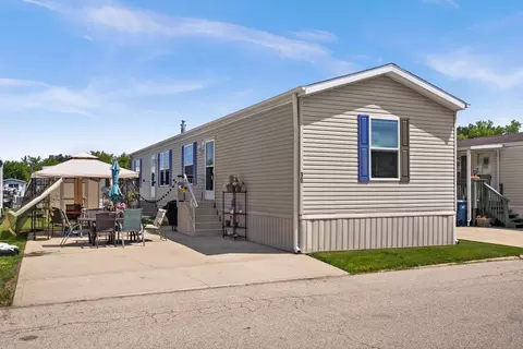 90 10th Ave, Bartlett, IL 60103