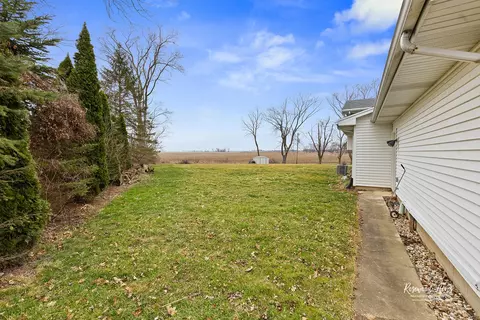 Exterior - 2900 S Southbrook Dr, Kankakee, IL 60901 photo 7 of 7