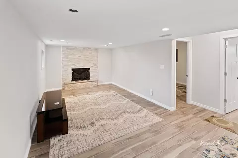 Living - 2900 S Southbrook Dr, Kankakee, IL 60901 photo 3 of 3