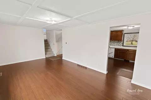 Living - 2900 S Southbrook Dr, Kankakee, IL 60901 photo 1 of 3
