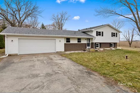 2900 S Southbrook Dr, Kankakee, IL 60901