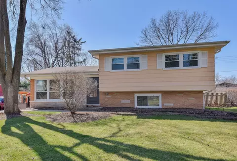 3 S254 Ironwood Dr, Glen Ellyn, IL 60137
