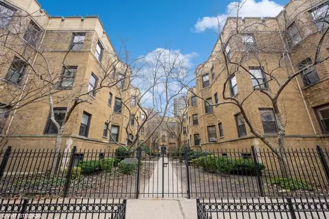 545 W Brompton Ave #1S, Chicago, IL 60657