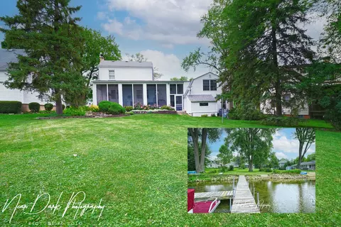 3 Lakeview Dr, Mundelein, IL 60060
