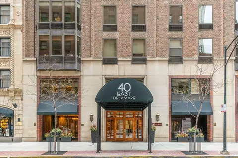 40 E Delaware Pl #304, Chicago, IL 60611