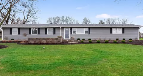 2410 Collins Rd, Oswego, IL 60543