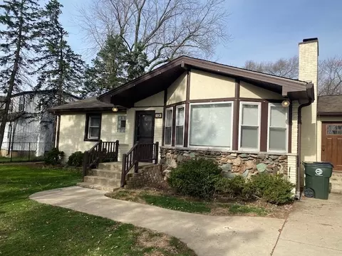 301 Central Ave, Willowbrook, IL 60527