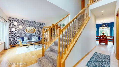 Entry Way - 245 Pleasant Dr, Bartlett, IL 60103 photo 2 of 3