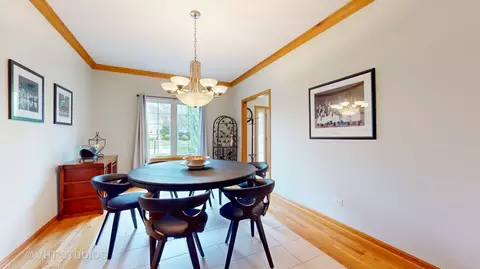 Dining - 245 Pleasant Dr, Bartlett, IL 60103 photo 2 of 5