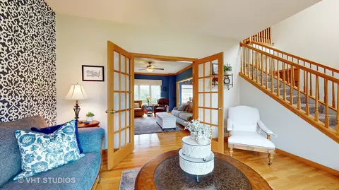 Entry Way - 245 Pleasant Dr, Bartlett, IL 60103 photo 3 of 3