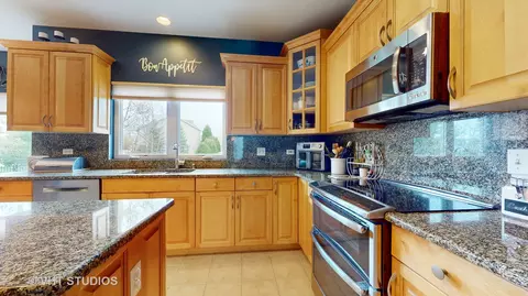 Kitchen - 245 Pleasant Dr, Bartlett, IL 60103 photo 4 of 5