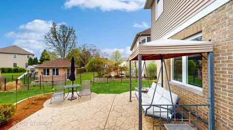 Exterior - 245 Pleasant Dr, Bartlett, IL 60103 photo 5 of 7