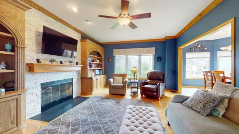 Living - 245 Pleasant Dr, Bartlett, IL 60103 photo 1 of 6