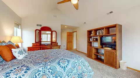 Bedroom - 245 Pleasant Dr, Bartlett, IL 60103 photo 4 of 8
