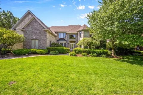 2422 Kane Ln, Batavia, IL 60510