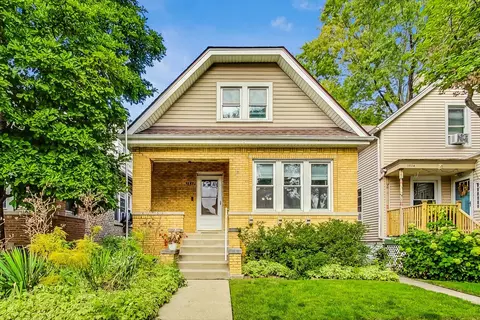 2826 W Sherwin Ave, Chicago, IL 60645
