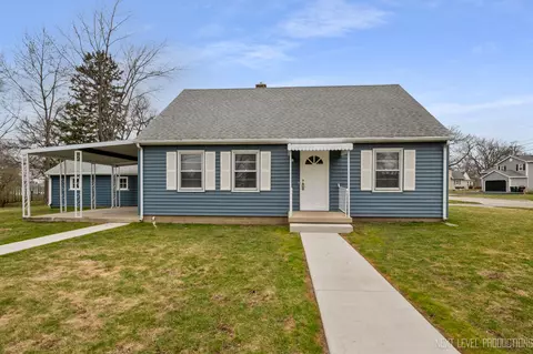 24 Ashland St, Oswego, IL 60543