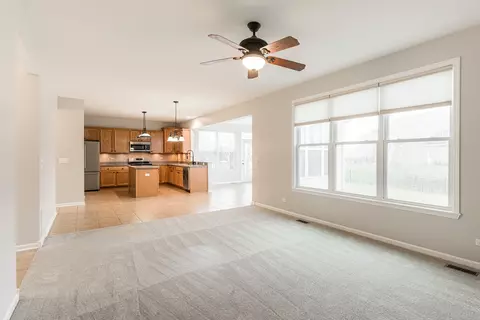 Living - 461 E Becker Pl, Sycamore, IL 60178 photo 3 of 4