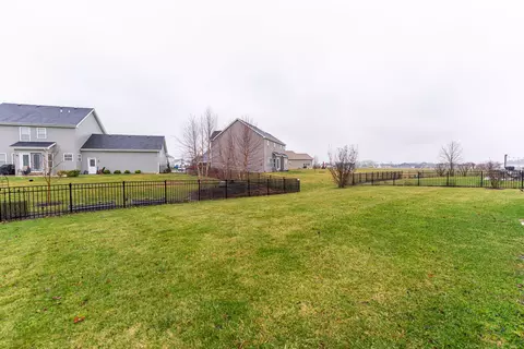 Exterior - 461 E Becker Pl, Sycamore, IL 60178 photo 6 of 8