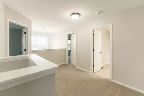 Entry Way - 461 E Becker Pl, Sycamore, IL 60178 photo 3 of 7