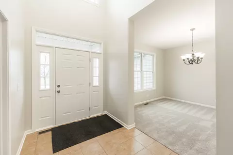 Entry Way - 461 E Becker Pl, Sycamore, IL 60178 photo 1 of 7