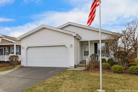 92 Rocking Horse Ln, Grayslake, IL 60030