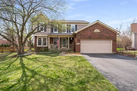 2208 Beaumont Ct, Aurora, IL 60502