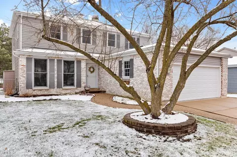 Exterior - 681 Randi Ln, Hoffman Estates, IL 60169 photo 2 of 6