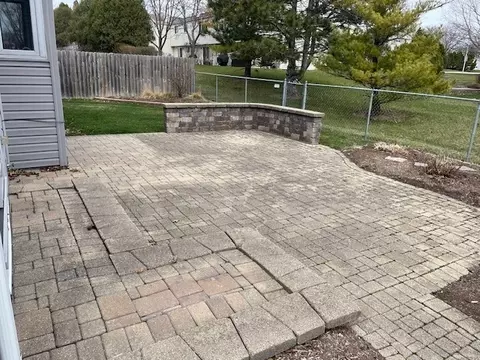 Exterior - 681 Randi Ln, Hoffman Estates, IL 60169 photo 6 of 6