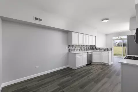 Kitchen - 24161 Pear Tree Cir #24161, Plainfield, IL 60585 photo 2 of 5