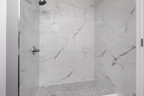 Bath - 24161 Pear Tree Cir #24161, Plainfield, IL 60585 photo 2 of 4