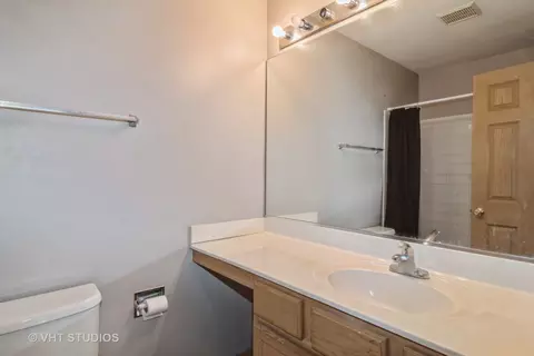 Bath - 1108 Horizon Dr, Bartlett, IL 60103 photo 1 of 3